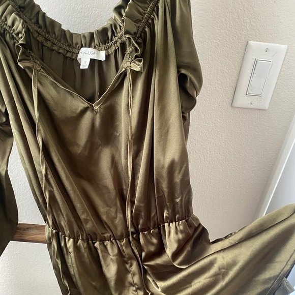 Olive green - off the shoulder jumper - Picture 2 of 7